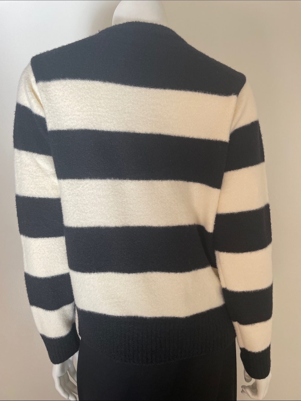 Calligraphie Pullover Sweater/Cardigan - Picture 2 of 10